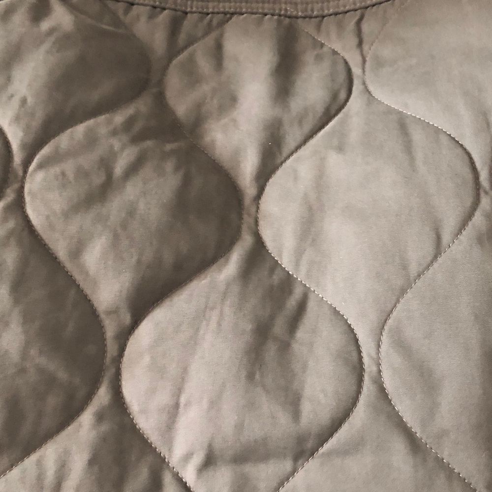 Duluth trading Men's Quilted Vest in Olive Green size Medium lots pockets - Picture 8 of 8